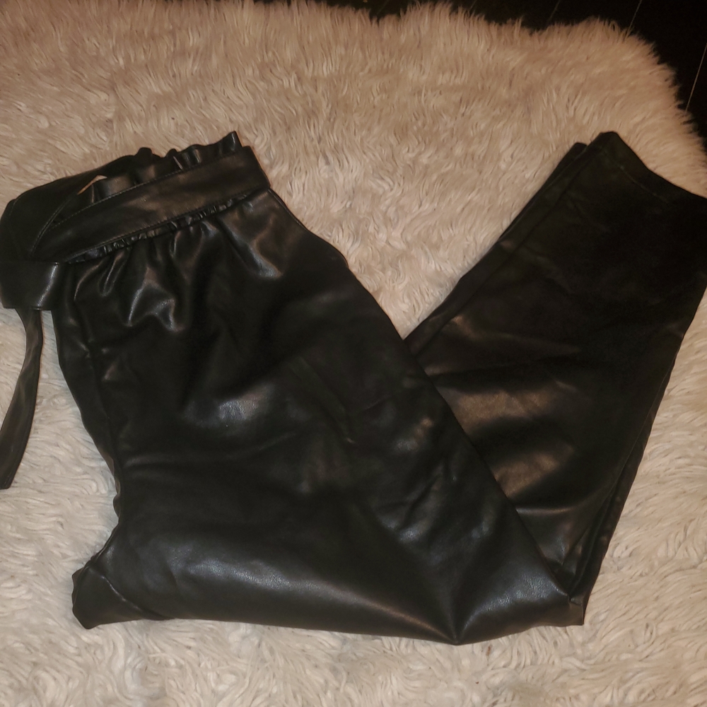 NWOT Never Worn.Vegan Leather Tie Waist Belted Black Wide Leg Baggy Pants S
